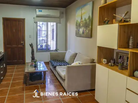 Casa 6 ambientes con 1 baño