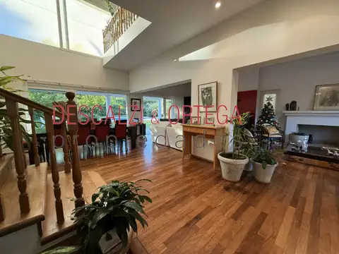 Av. Ejército Argentino 9500