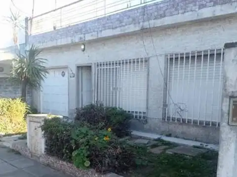 IMPORTANTE CASA EN LOTE PROPIO POR VALOR Y UBICACION