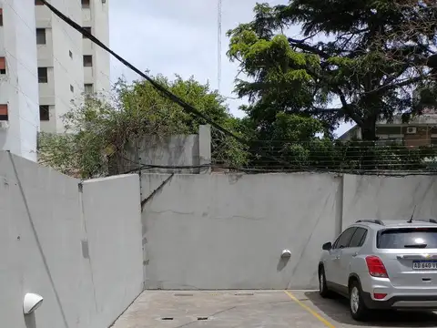 Cochera excelente ubicación en Olivos
