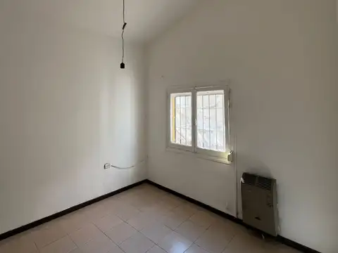 CASA EN VENTA 2 DORMITORIOS CON COCHERA -BARRIO OBSERVATORIO