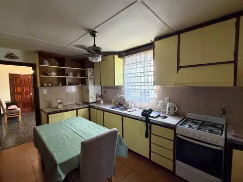 Casa en una sola planta en el centro de Escobar.