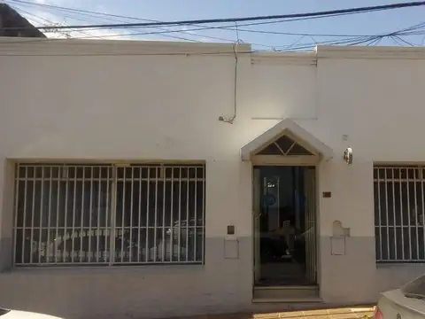 ALQUILO PROPIEDAD DE GRAN TAMAÑO PARA USO COMERCIAL