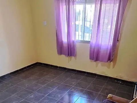 CASA EN VENTA 3 AMBIENTES JARDIN Y COCHERA RAFAEL CASTILLO