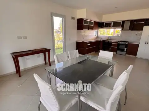 Casa en Alquiler de 3 dormitorios