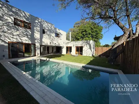 Casa en venta en Villa Gobernador Udaondo