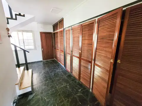 Casa 5 ambientes con 2 baños