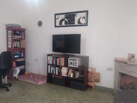 Casa 8 ambientes con 4 baños