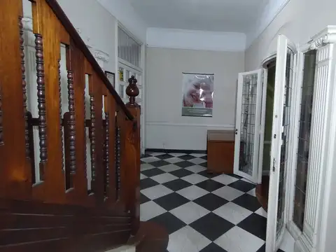 Casa 7 ambientes con 4 baños