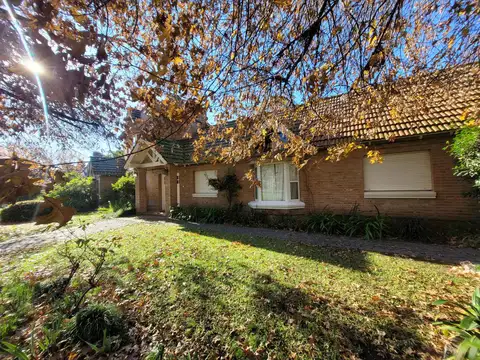 Excelente ubicación central, en lote de 700m2