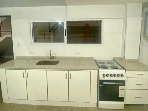 Departamento en Alquiler en Adrogue, $ 700.000