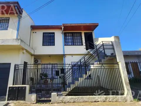 Venta PH 3 ambientes con terraza en Wilde