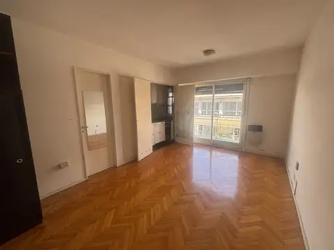 Hermoso monoambiente! Muy luminoso! Al frente y con balcón!