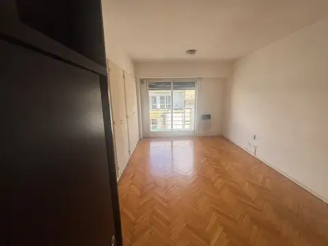 San Jose 1100, Piso 8
