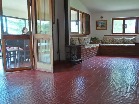 Casa en Venta con 3 cocheras