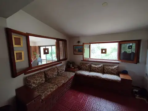 Casa 8 ambientes con 3 baños