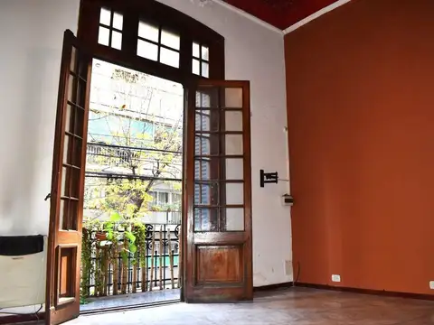 Depto Tipo Casa 6 ambientes con 2 baños