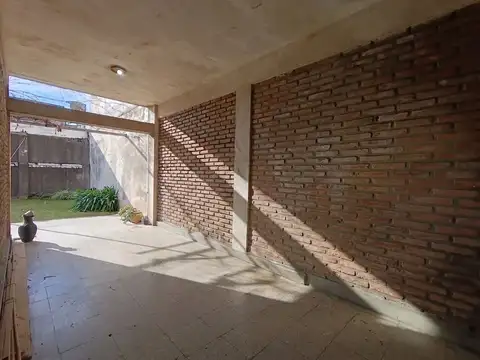 Casa 4 ambientes con 1 baño