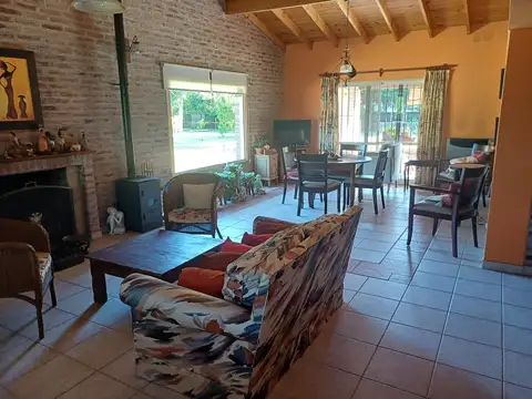 VENTA CASA 5 AMBIENTES  COMARCA DEL SOL EXALTACION DE LA CRUZ