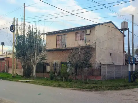 Casa 5 Amb Venta Spegazzini patio/parrilla