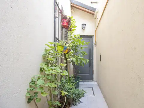 Depto Tipo Casa en Venta en Villa Pueyrredon, USD 132.000