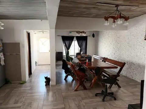 Casa 3 ambientes con 2 baños