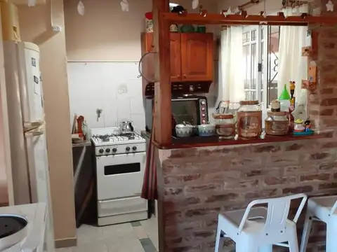 Casa Quinta en venta - 2 dormitorios 2 baños - Cochera - 2.475 mts2 - Berisso