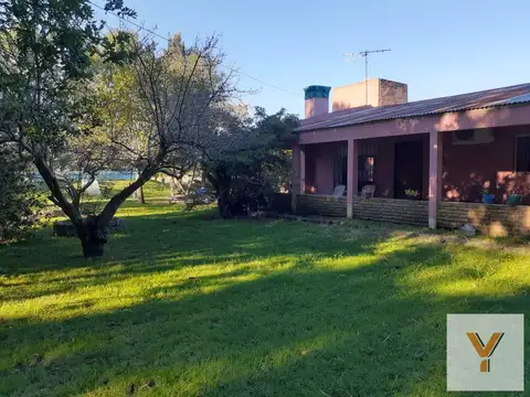 Casa Quinta en venta - 2 dormitorios 2 baños - Cochera - 2.475 mts2 - Berisso