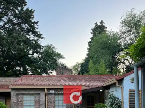 Casa 5 ambientes con 2 baños