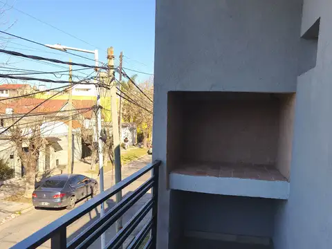 Monoambiente ¡A ESTRENAR!  con balcón al frente y Parrilla (Sin Expensas) -Salto 260  Sarandí