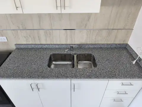 Monoambiente ¡A ESTRENAR!  con balcón al frente y Parrilla (Sin Expensas) -Salto 260  Sarandí