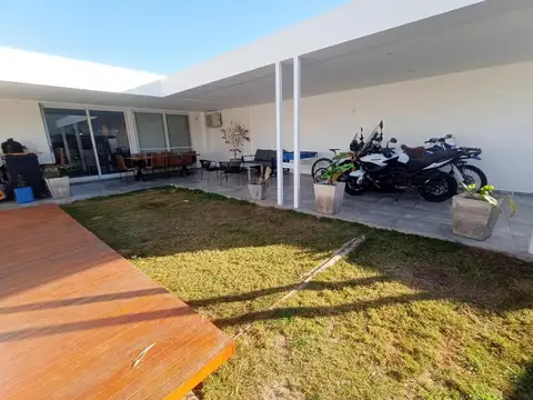 Casa en Alquiler Temporal en Campos De Vuelo, USD 2.200