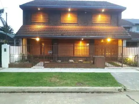 Casa en Venta en Martínez, USD 380.000
