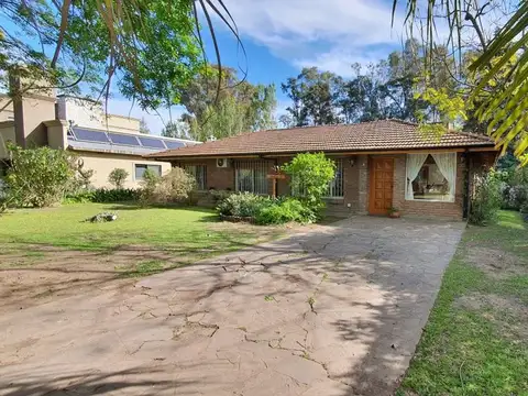 Casa 5 ambientes con 2 baños