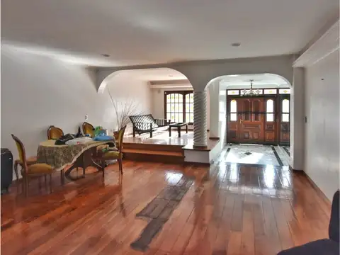 Excelente casa a la venta! En Barrio Pichincha!