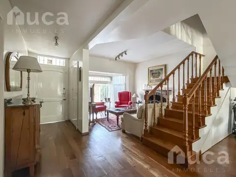 Casa 8 ambientes con 4 baños