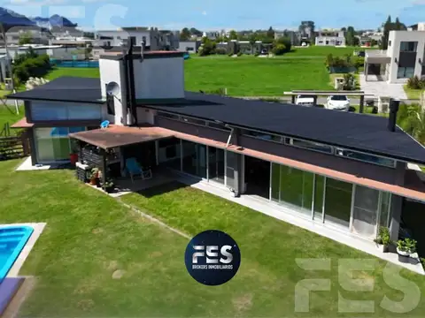 Venta Casa de 4 Ambientes en la Alameda