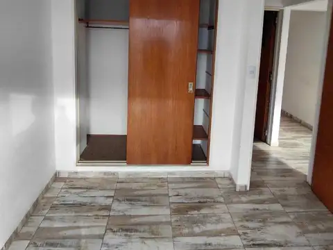 Departamento en Alquiler en Floresta, $ 600.000