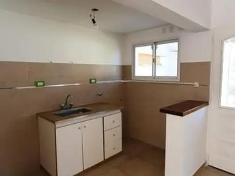 Depto Tipo Casa en Venta en Quilmes, USD 110.000