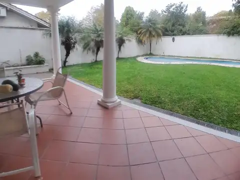 Venta Casa 6 Ambientes 5 dormitorios,San isidro,Jardin