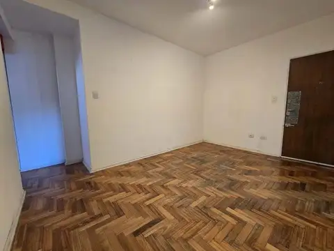 Pujol 1000, Piso 5