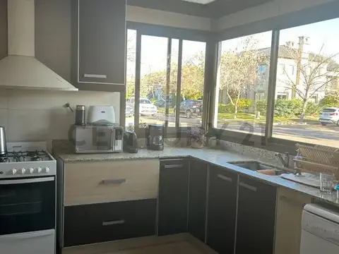 Casa en Alquiler de 3 dormitorios