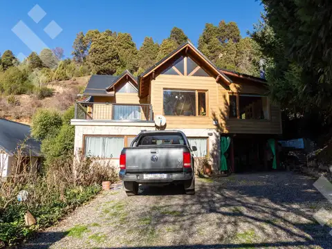 Casa 3 dormitorios, estudio, cochera, lavadero - San Martin de los Andes