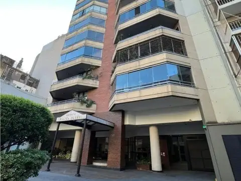 * UN LUJO - 4 AMBIENTES - COCHERA- BALCON ATERRAZADO - BAULERA - DEPENDENCIA CON BAÑO