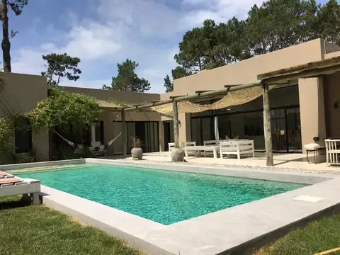 Casa en Venta en La Barra, USD 1.000.000