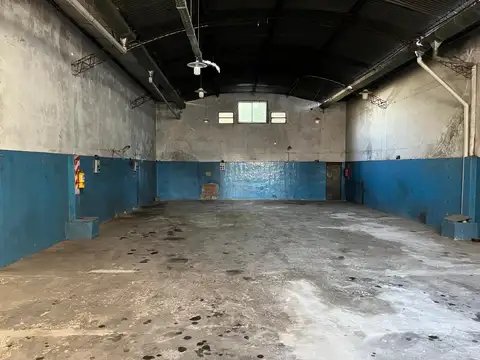 Galpón Comercial E Industrial en Alquiler