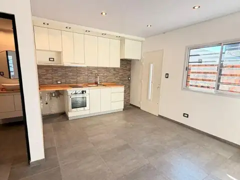 Depto Tipo Casa en Alquiler de 2 ambientes