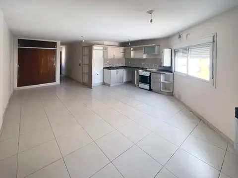 Alquiler de Monoambiente a Media Cuadra de Av. Colón y a metros de La Plaza
