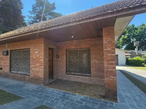 CASA AMPLIA A LA VENTA EN LIBERTAD, MERLO - BS.AS.