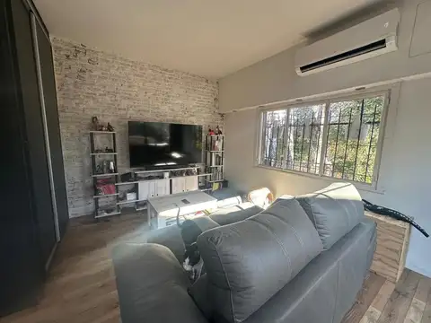 PH EN VENTA MUY LUMINOSO CON TERRAZA Y PARRILLA
